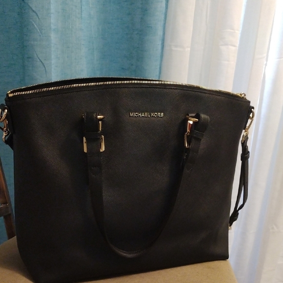 Michael Kors Handbags - Michael Kors Black Structured Tote with Gold Accents